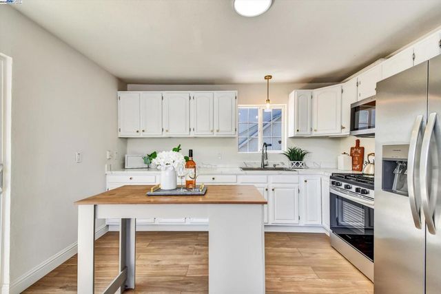 3208 Florida Ave, Richmond, CA 94804