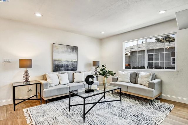 3208 Florida Ave, Richmond, CA 94804