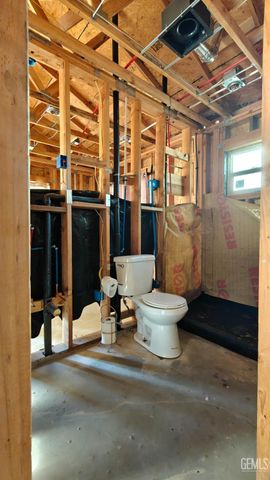 118 Hughes Avenue, Bakersfield, CA 93308