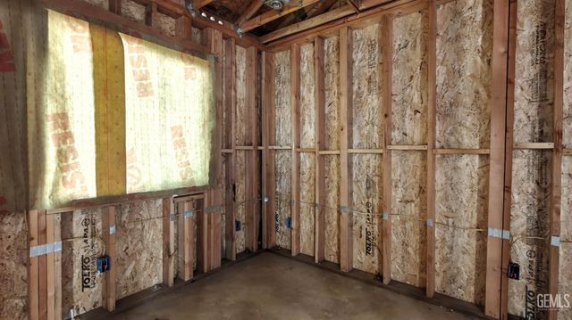 118 Hughes Avenue, Bakersfield, CA 93308