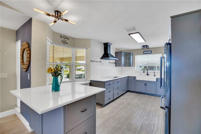 605 W Lake Jasmine Circle 204, Vero Beach, FL 32962