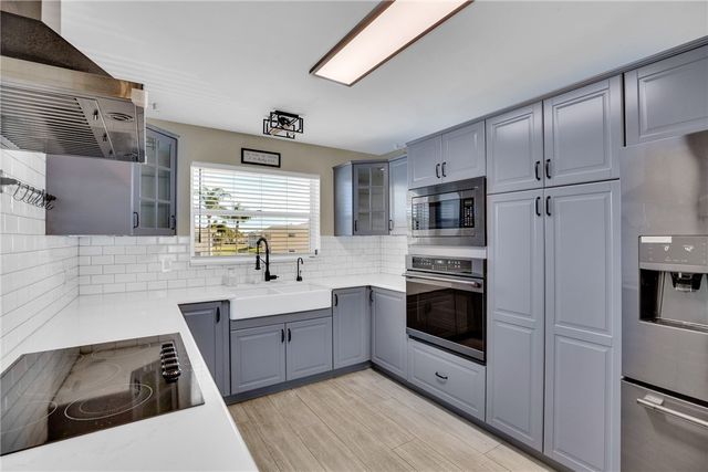 605 W Lake Jasmine Circle 204, Vero Beach, FL 32962