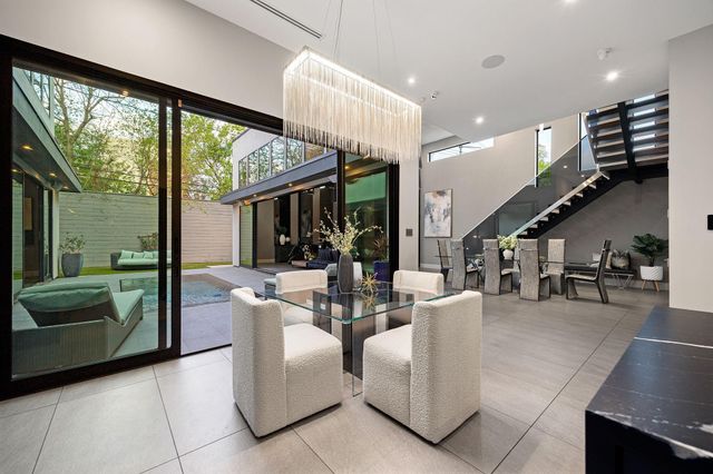 2302 Suffolk Drive, Houston, TX 77027