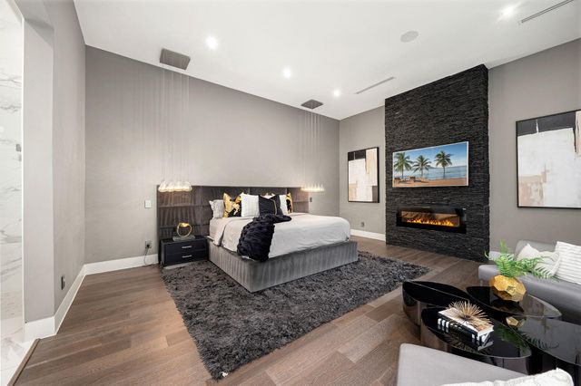 2302 Suffolk Drive, Houston, TX 77027