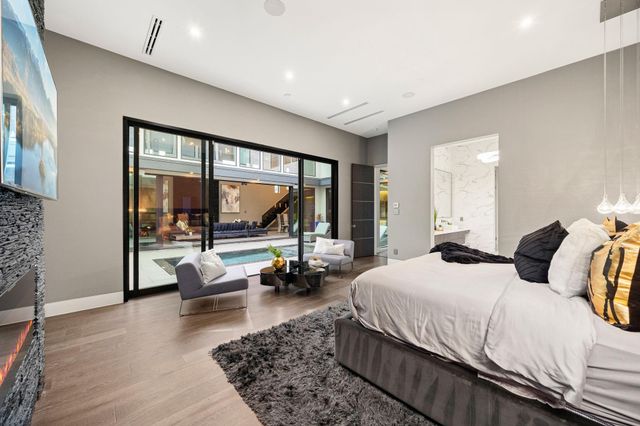 2302 Suffolk Drive, Houston, TX 77027