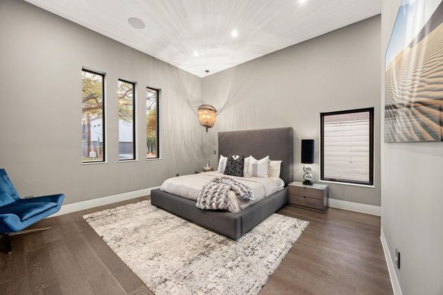 2302 Suffolk Drive, Houston, TX 77027