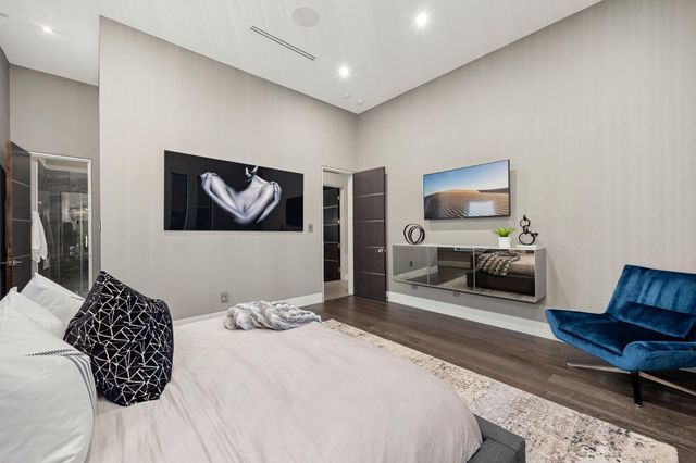 2302 Suffolk Drive, Houston, TX 77027