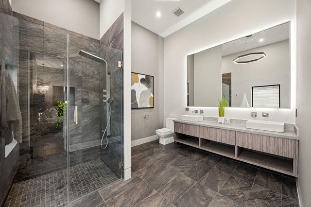 2302 Suffolk Drive, Houston, TX 77027