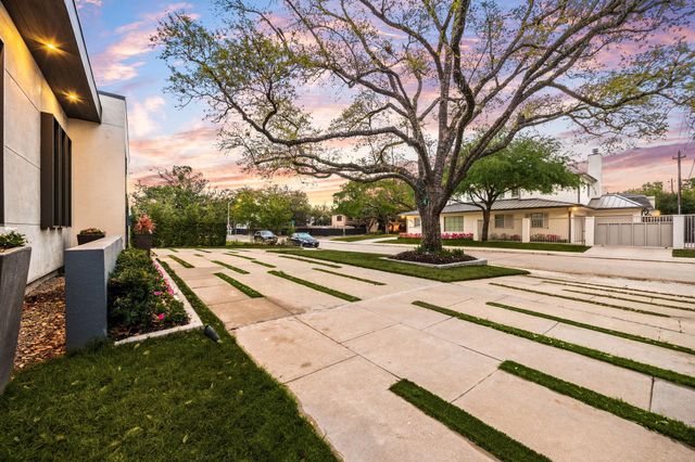 2302 Suffolk Drive, Houston, TX 77027