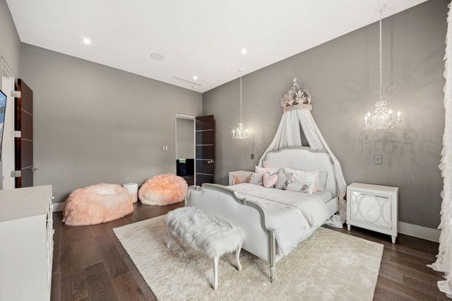 2302 Suffolk Drive, Houston, TX 77027