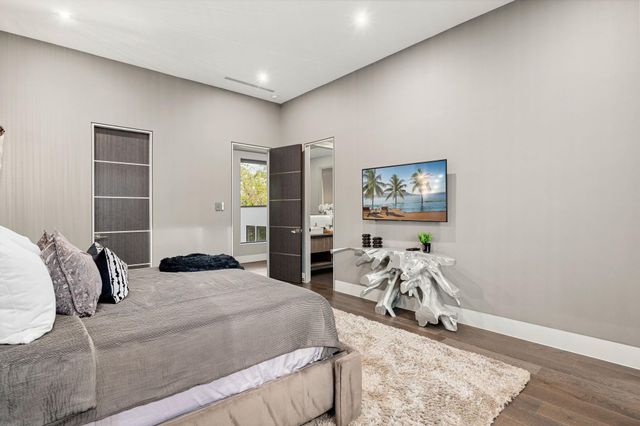 2302 Suffolk Drive, Houston, TX 77027