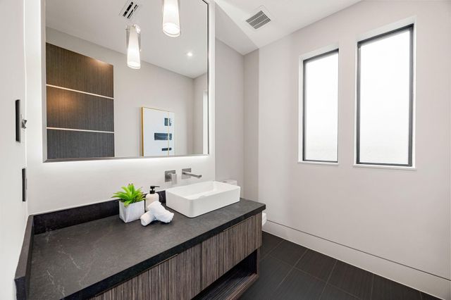 2302 Suffolk Drive, Houston, TX 77027