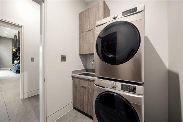 2302 Suffolk Drive, Houston, TX 77027