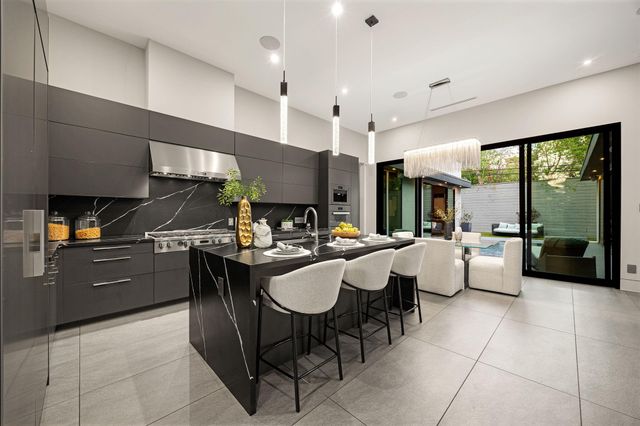 2302 Suffolk Drive, Houston, TX 77027