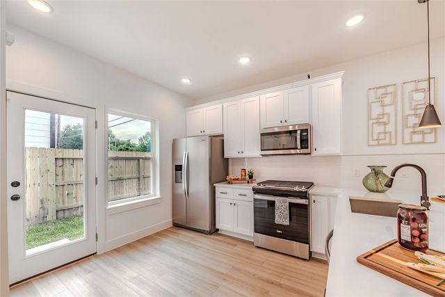 9527-9529 Beckley St, Houston, TX 77088