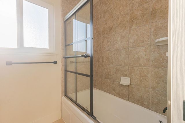 394 W Ashcroft Avenue, Clovis, CA 93612