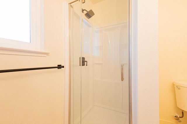 394 W Ashcroft Avenue, Clovis, CA 93612