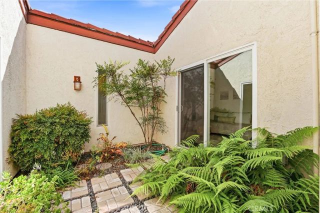 1955 W Bayshore, Anaheim, CA 92801