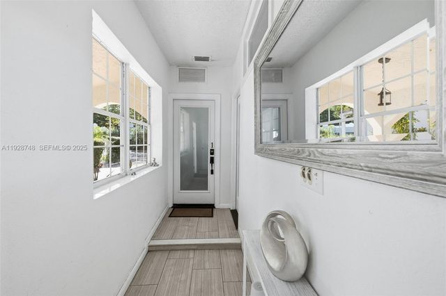 521 NE 70th St 2, Miami, FL 33138