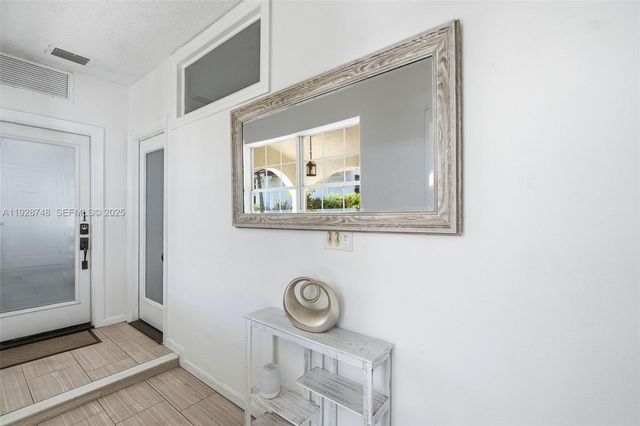 521 NE 70th St 2, Miami, FL 33138