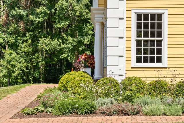 32 Grassy Hill Road, Roxbury, CT 06783