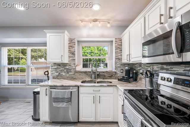 41222 Bermuda Drive, Sterling Heights, MI 48314