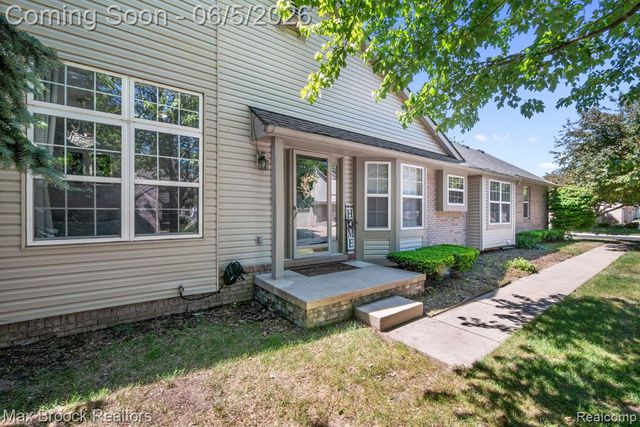 41222 Bermuda Drive, Sterling Heights, MI 48314