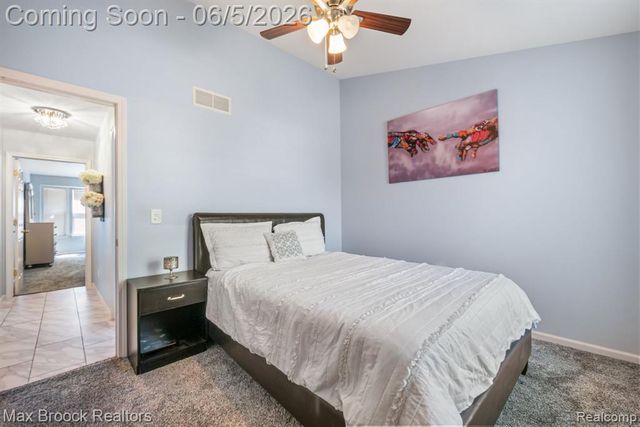 41222 Bermuda Drive, Sterling Heights, MI 48314