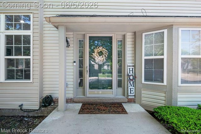 41222 Bermuda Drive, Sterling Heights, MI 48314