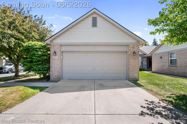 41222 Bermuda Drive, Sterling Heights, MI 48314