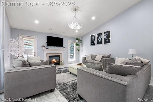 41222 Bermuda Drive, Sterling Heights, MI 48314