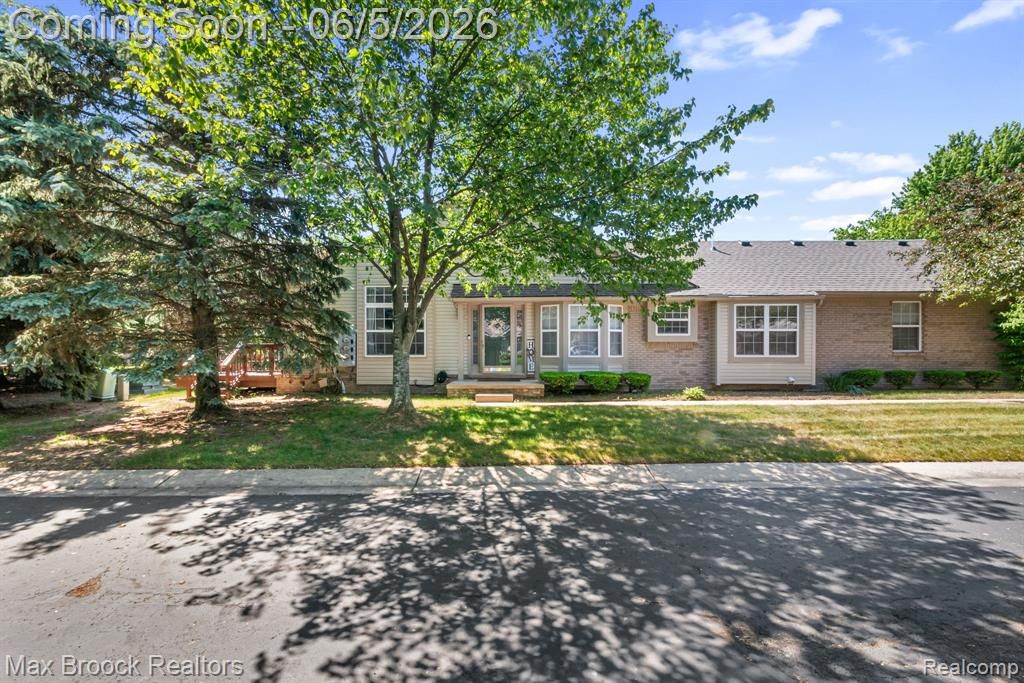 41222 Bermuda Drive, Sterling Heights, MI 48314