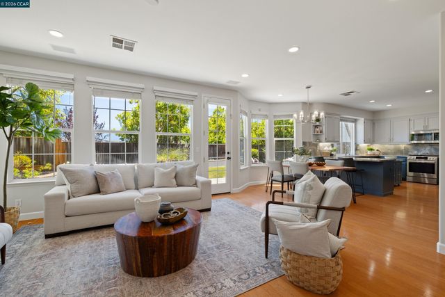 1166 S Chanterella Drive, San Ramon, CA 94582