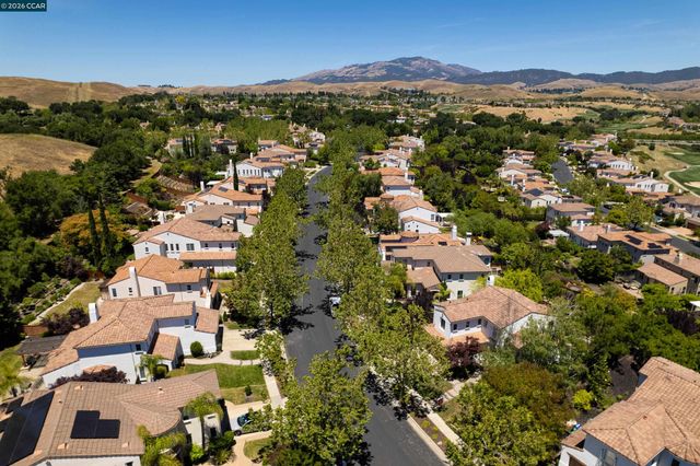 1166 S Chanterella Drive, San Ramon, CA 94582
