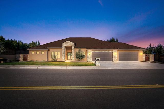 10407 Fox Borough Dr, Oakdale, CA 95361