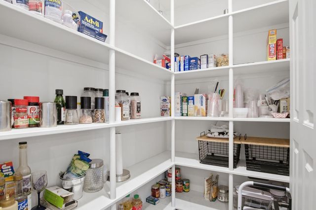 10407 Fox Borough Dr, Oakdale, CA 95361