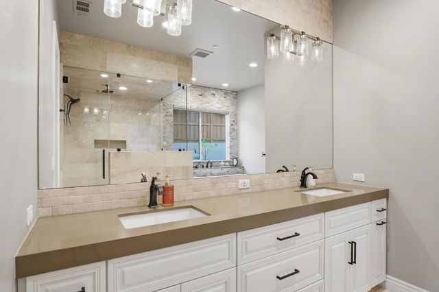 10407 Fox Borough Dr, Oakdale, CA 95361