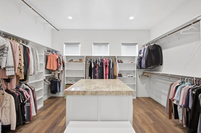 10407 Fox Borough Dr, Oakdale, CA 95361