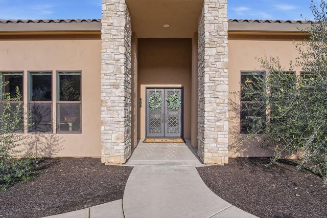 10407 Fox Borough Dr, Oakdale, CA 95361