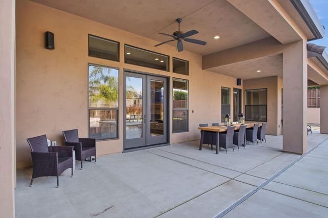 10407 Fox Borough Dr, Oakdale, CA 95361