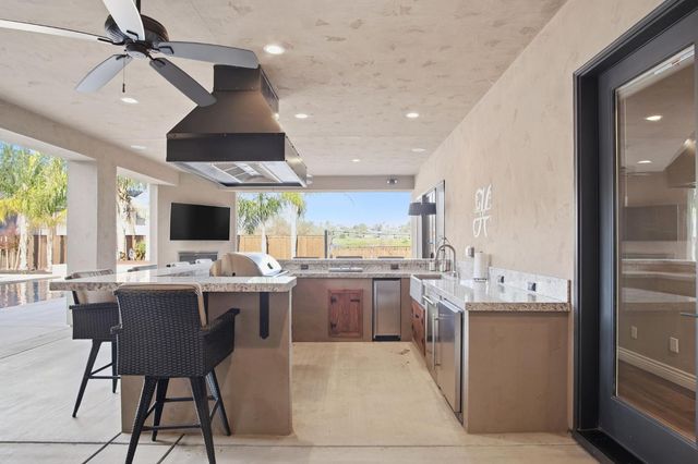 10407 Fox Borough Dr, Oakdale, CA 95361