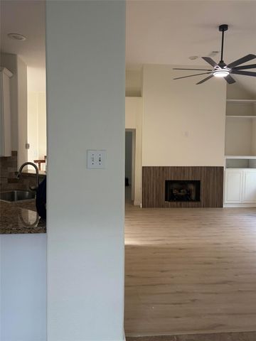 22 E Sterling Pond Circle, Spring, TX 77382
