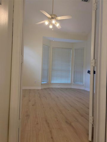 22 E Sterling Pond Circle, Spring, TX 77382