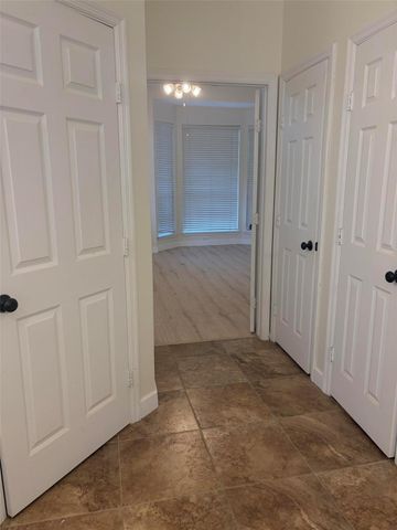 22 E Sterling Pond Circle, Spring, TX 77382