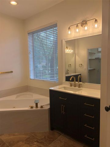 22 E Sterling Pond Circle, Spring, TX 77382