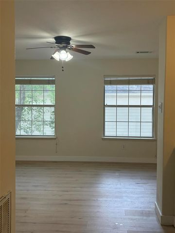 22 E Sterling Pond Circle, Spring, TX 77382