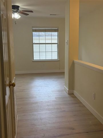 22 E Sterling Pond Circle, Spring, TX 77382
