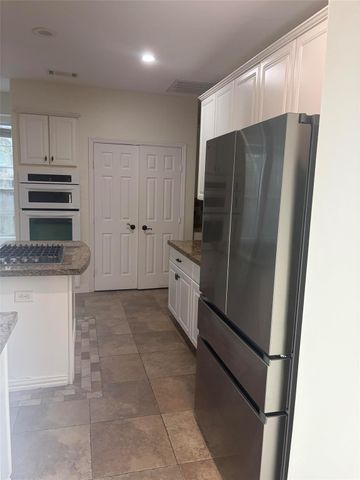 22 E Sterling Pond Circle, Spring, TX 77382