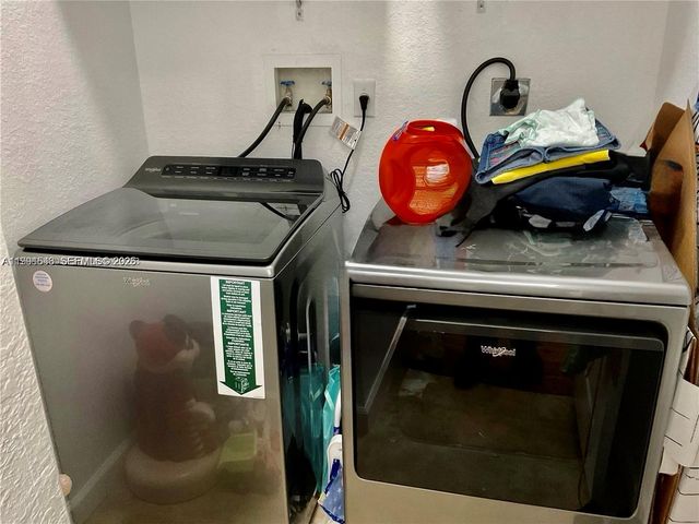 7472 NW 112th Path, Doral, FL 33178