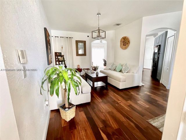 7472 NW 112th Path, Doral, FL 33178